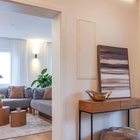 Stilvolles City-Apartment I Netflix I Wlan L Stellplatz I Zentral Schwarzenberg  Buitenkant foto